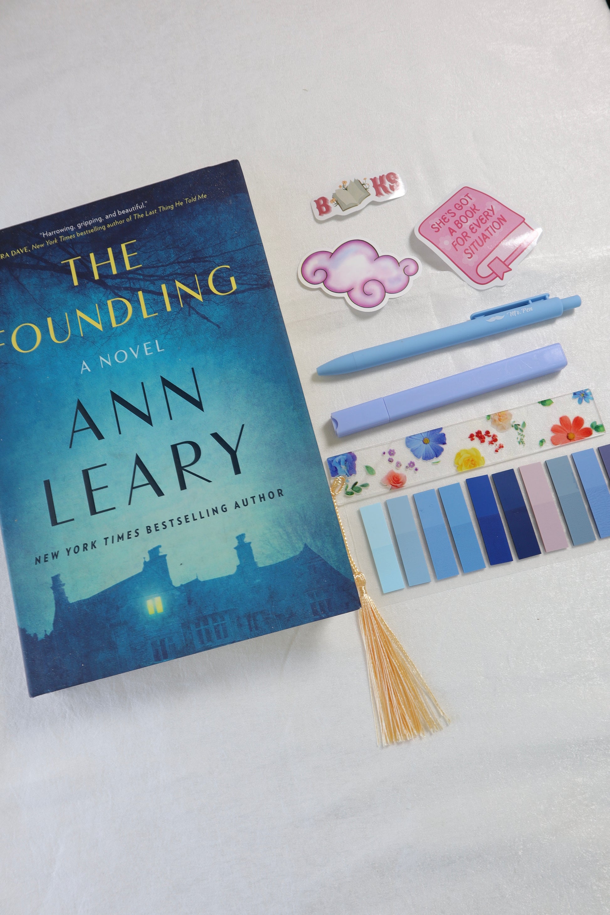 books, new book, mystery gift, reader, surprise, reading list, notation kit, bookmark, sticker, highlighter, pen