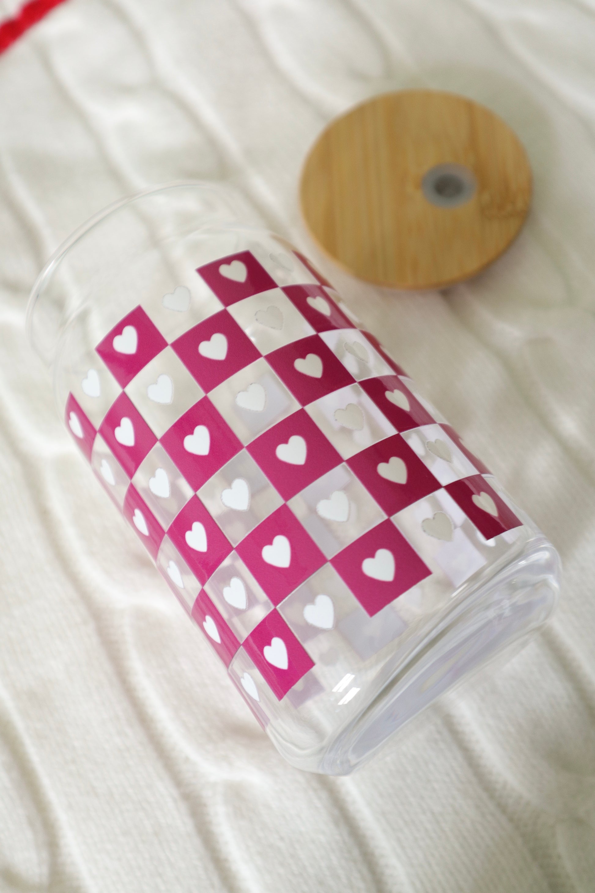 Glass cup, 16oz glass can, glassware, dishes, home decor, cute gift, tumbler, glad tumbler, bamboo lid, valentines day, hearts, red, pink, white